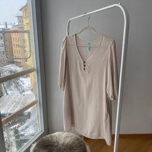 Light Tan/Cream Flowy Dress